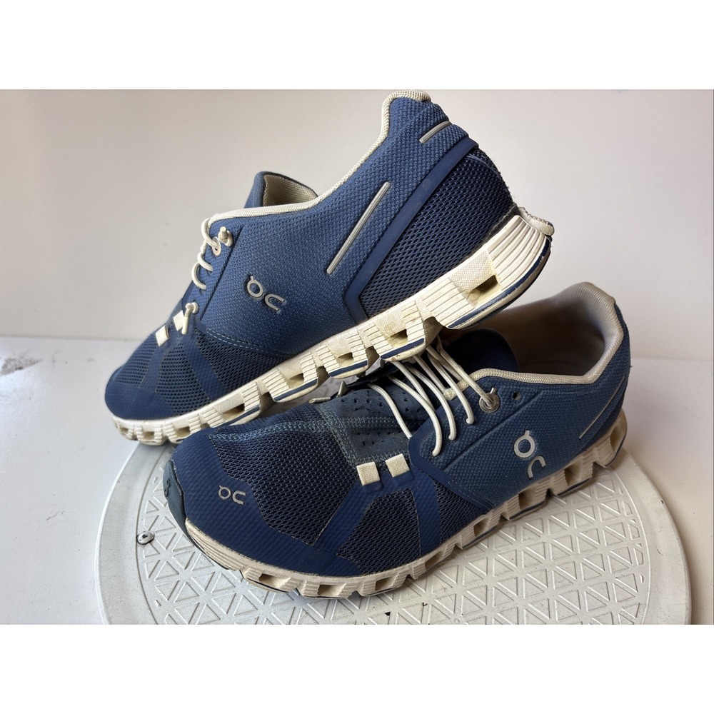 On Cloud 5 - Blue - Womens Size 8 Good Soles Need Insoles (RA6)